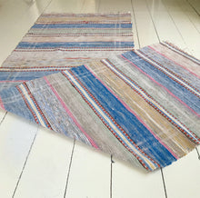 Load image into Gallery viewer, Pink and Blues Vintage Runner